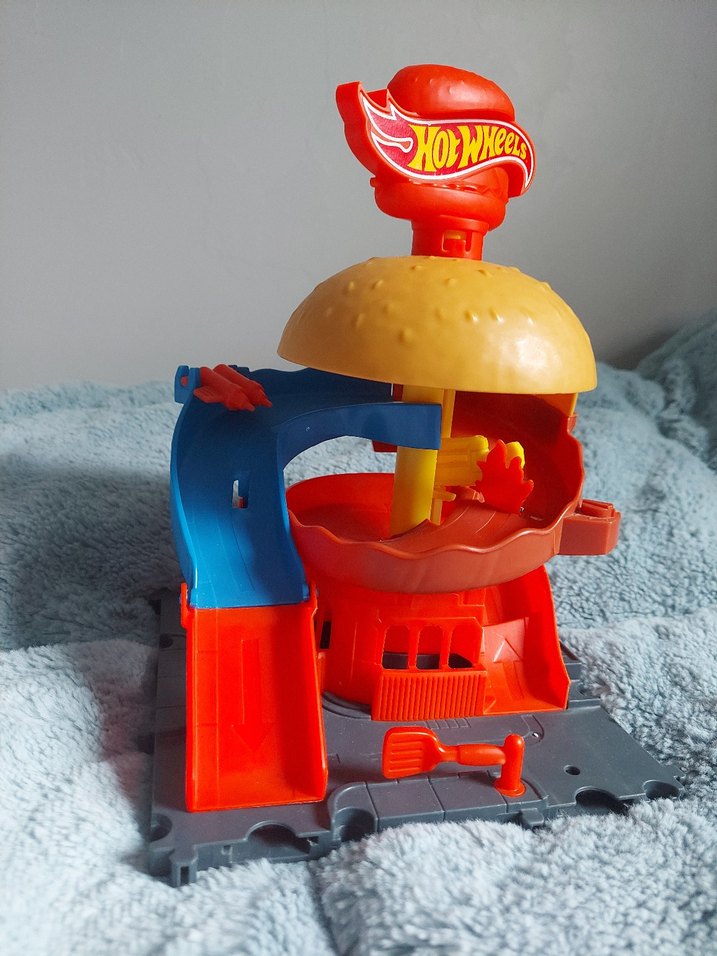 Hot Wheels Hamburger Araba Oyun Seti - Görsel 2