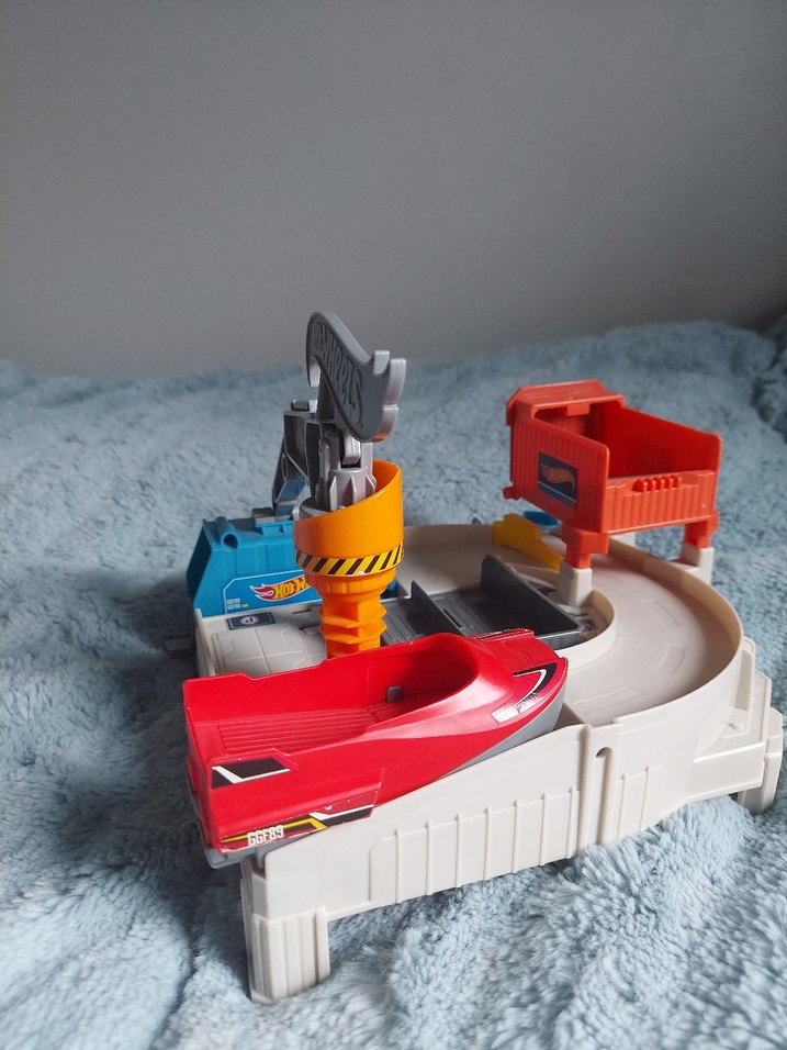 Hot Wheels Tersaneden kacis seti - Görsel 4