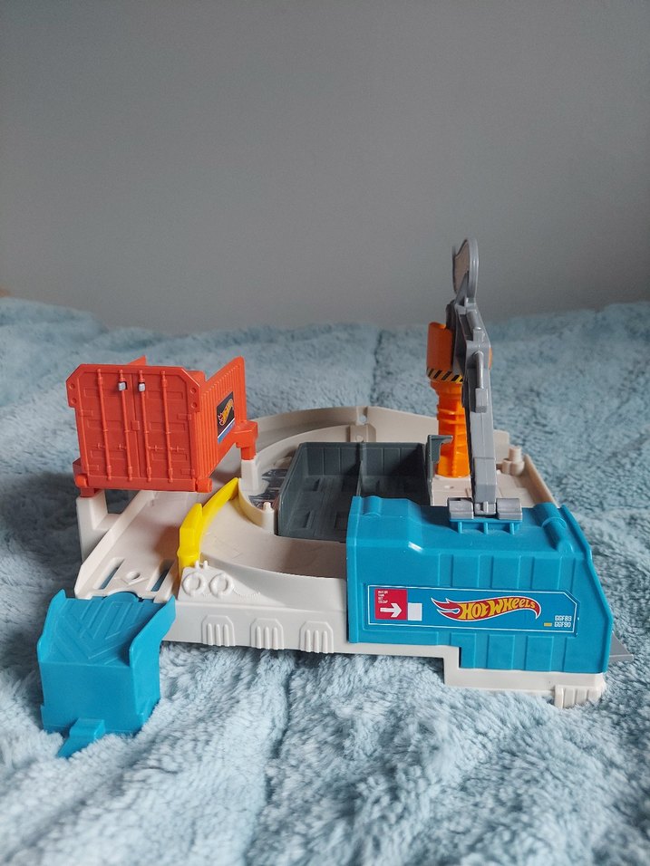 Hot Wheels Tersaneden kacis seti - Görsel 2