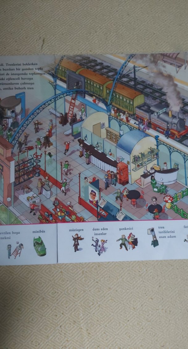 Tren İstasyonunda Bir Gün - Çocuk Kitabı - Görsel 2