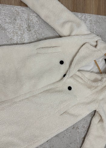 40 Beden beyaz Renk Düğmeli Beyaz Uzun Peluş Kadın Kaban