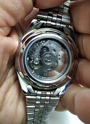 Seiko 5 otomatik saat.