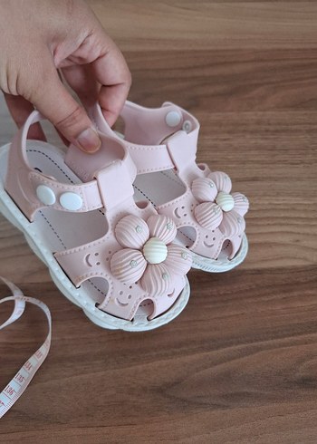 25 Beden Pembe papatyalı Kız çocuk Sandalet