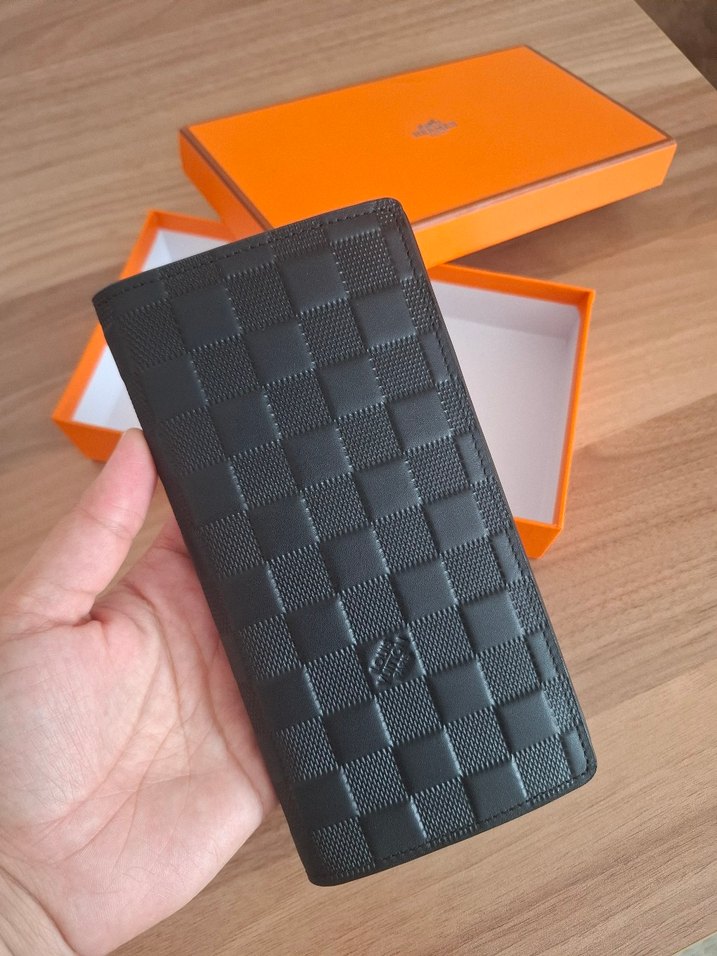 Louis Vuitton Uzun Kartlıklı Siyah Cüzdan - Görsel 3