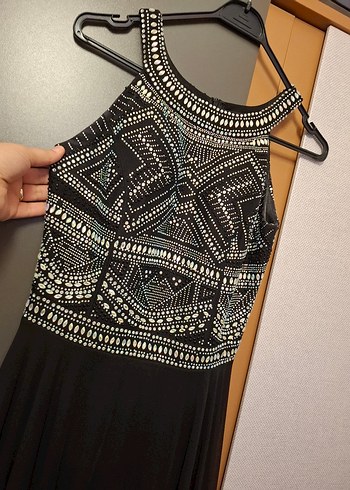 TAŞ İŞLEME SIFIR KOL SİYAH UZUN ABİYE Elbise - Görsel 2