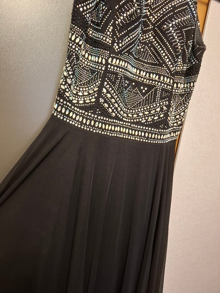 TAŞ İŞLEME SIFIR KOL SİYAH UZUN ABİYE Elbise - Görsel 4