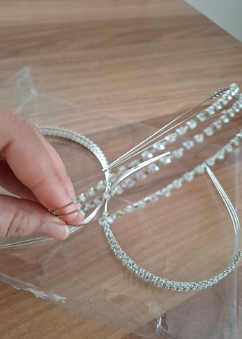 Beyaz Taşlı Metal Taç üçlü su yolu taç - Görsel 8