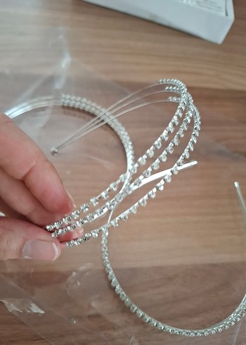 Beyaz Taşlı Metal Taç üçlü su yolu taç - Görsel 3