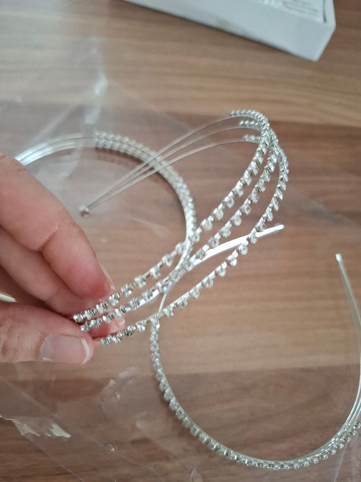 Beyaz Taşlı Metal Taç üçlü su yolu taç - Görsel 3