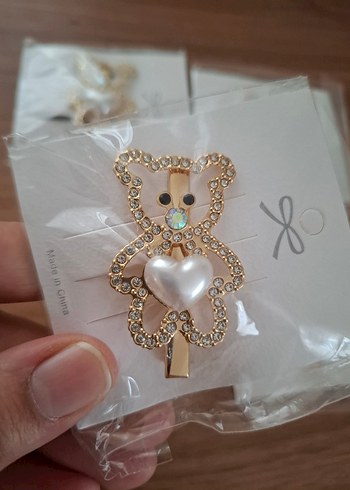 İnci Kalpli Altın Renkli Ayıcık Toka TAŞLI TEDY PENS TOKA - Görsel 5