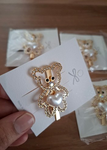 İnci Kalpli Altın Renkli Ayıcık Toka TAŞLI TEDY PENS TOKA - Görsel 2