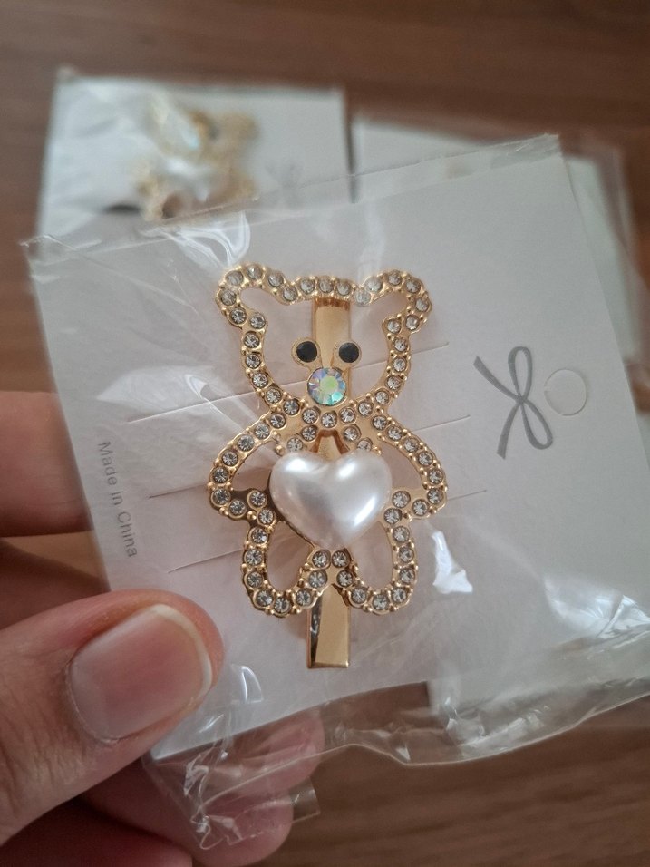 İnci Kalpli Altın Renkli Ayıcık Toka TAŞLI TEDY PENS TOKA - Görsel 5