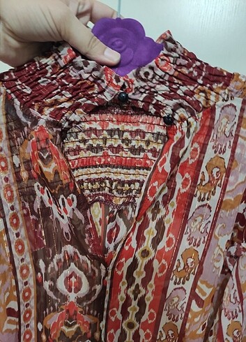 Diğer Omuzdan büzgülü etnik desen şifon kadın gömlek