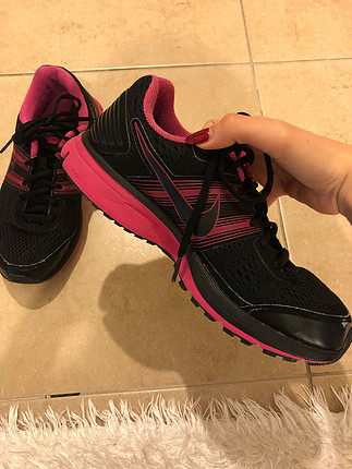 40 Beden Nike spor ayakkabı