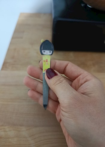 Sarı Kız Figürlü Gri Tırnak Törpüsü - Görsel 2