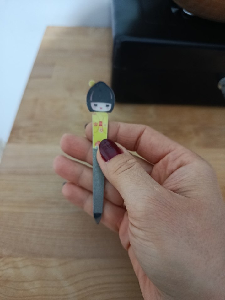 Sarı Kız Figürlü Gri Tırnak Törpüsü - Görsel 2