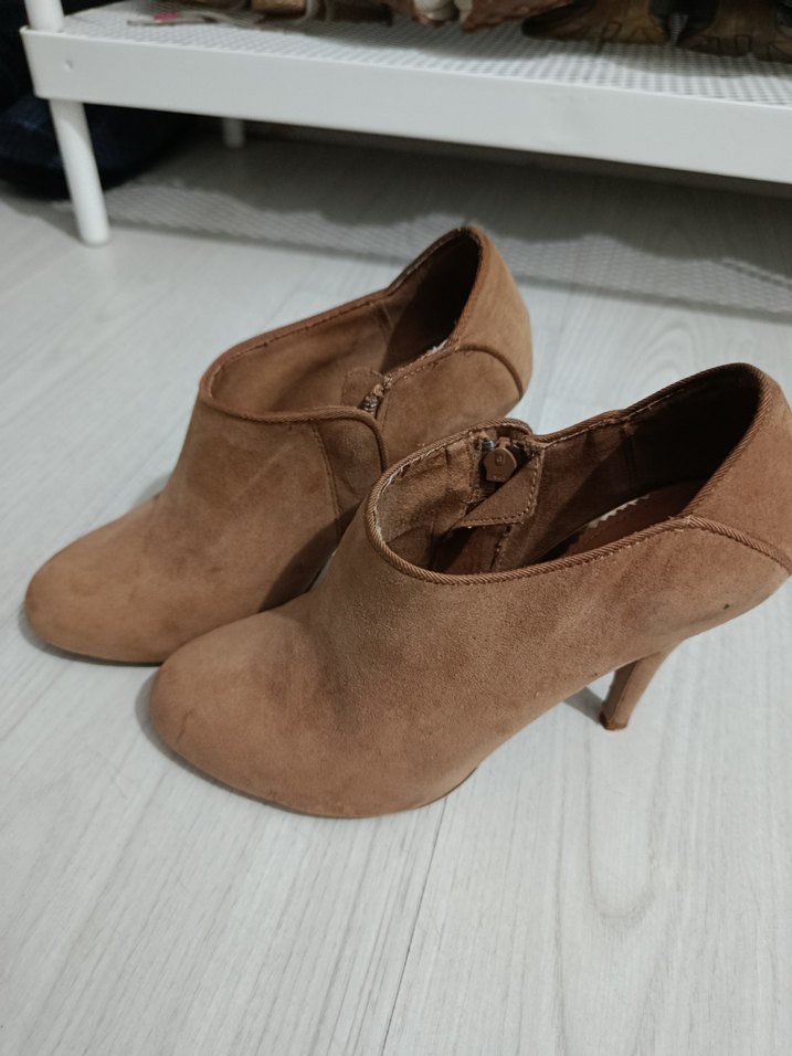 Bej Süet Stiletto Topuklu Kadın Bot - Görsel 2