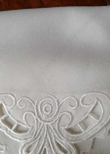 Nakışlı Beyaz Vintage Masa Örtüsü - Görsel 5