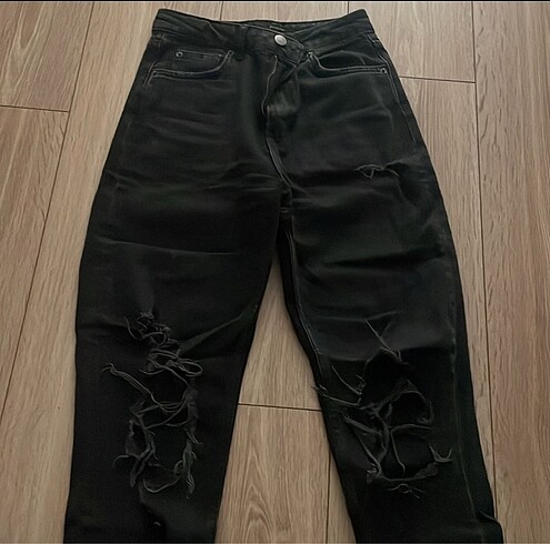 Stradivarius kadın yırtık jean