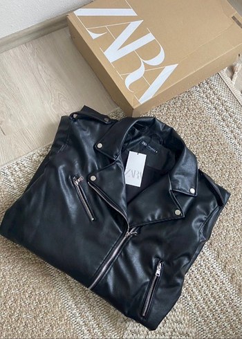 Kemerli Siyah Mini Deri Ceket - Görsel 6