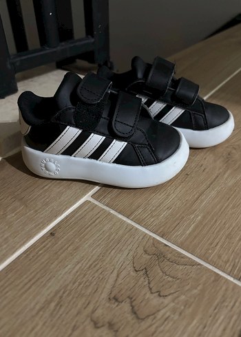 Adidas 22