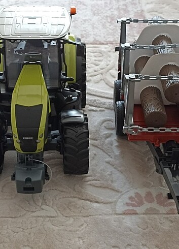 Claas Axion 950 Traktör & Tomruk Römorku