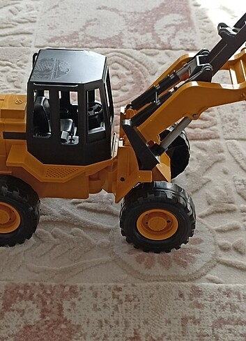 Bruder Bruder Fr130 Tekerlekli Kepçe