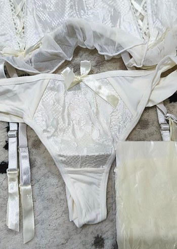 Dantel Detaylı Beyaz Straplez Bustiyer - Görsel 4