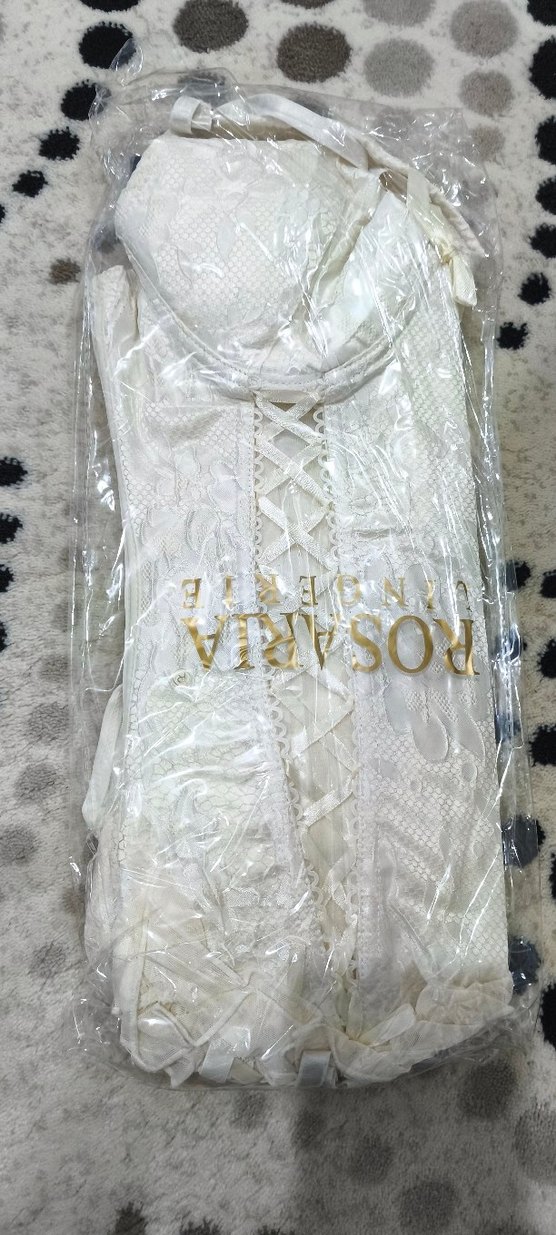 Dantel Detaylı Beyaz Straplez Bustiyer - Görsel 2