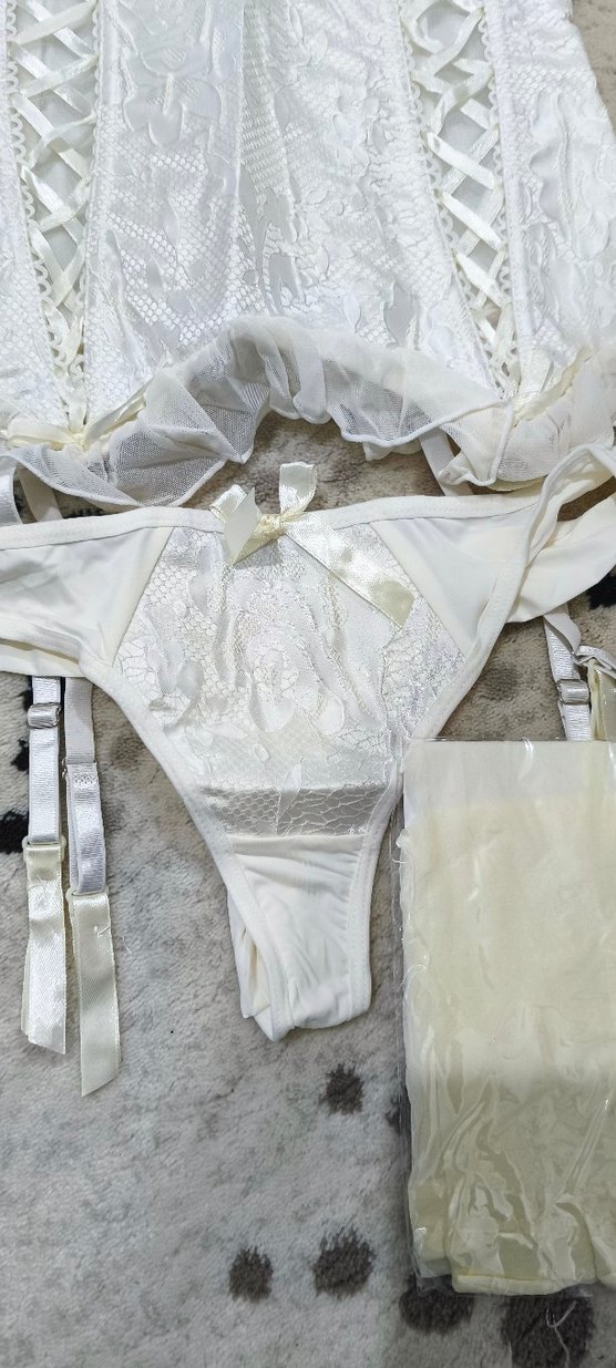 Dantel Detaylı Beyaz Straplez Bustiyer - Görsel 4