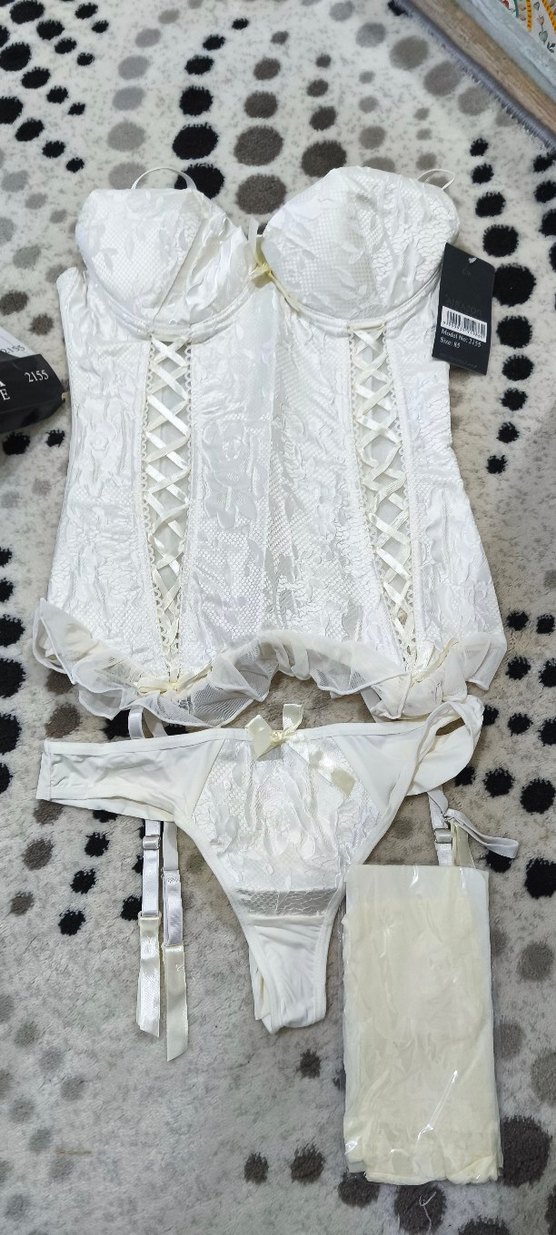 Dantel Detaylı Beyaz Straplez Bustiyer - Görsel 3