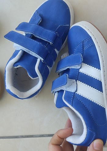 spor ayakkabı ve sandalet - Görsel 2