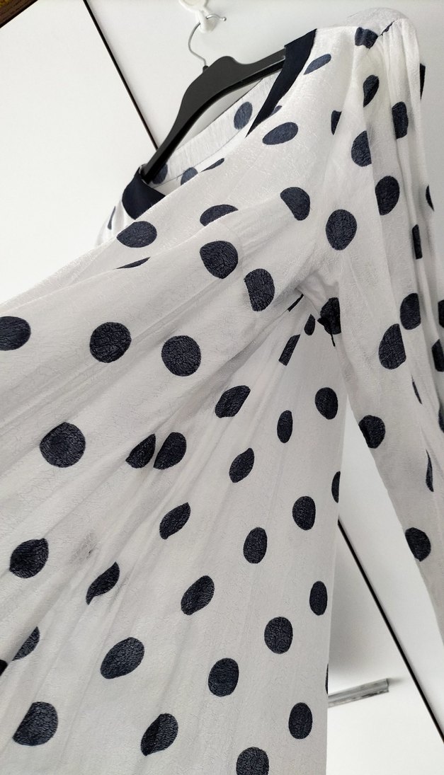 Uzun Kollu Puantiyeli V Yaka Kadın Tunik - Görsel 4