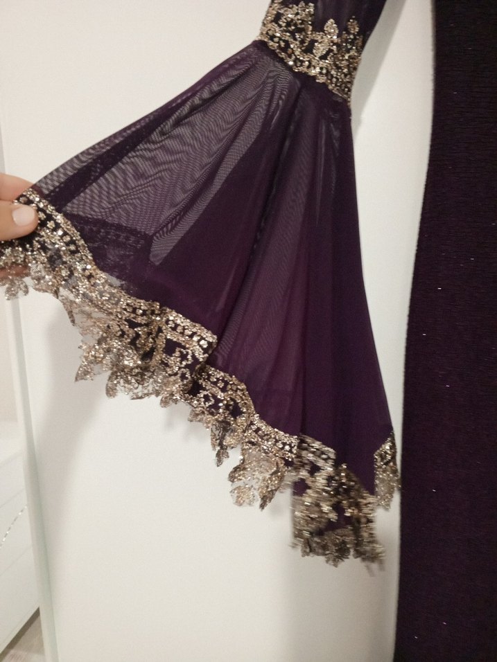 Bordo İşlemeli Uzun Kollu V Yakalı Abiye Elbise - Görsel 4