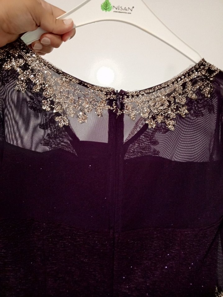 Bordo İşlemeli Uzun Kollu V Yakalı Abiye Elbise - Görsel 5