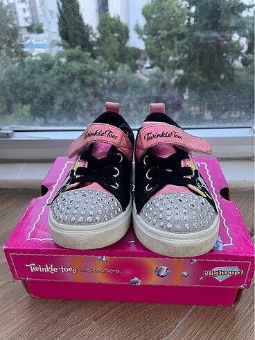 Işıklı Skechers 25