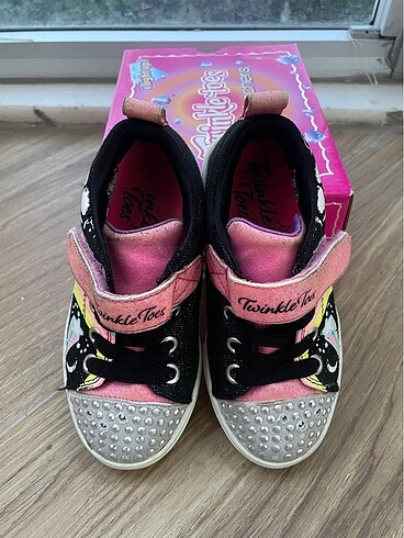 25 Beden çeşitli Renk Işıklı Skechers 25