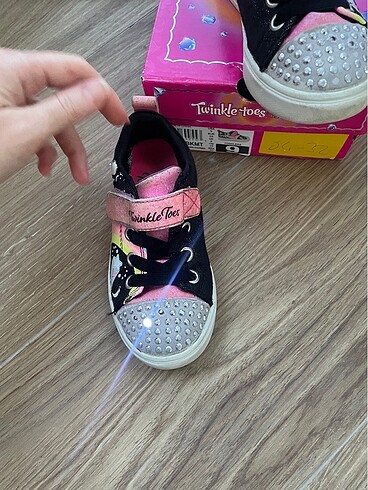 25 Beden Işıklı Skechers 25