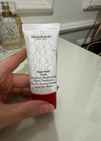 Elizabeth Arden Yoğun Nemlendirici El Kremi
