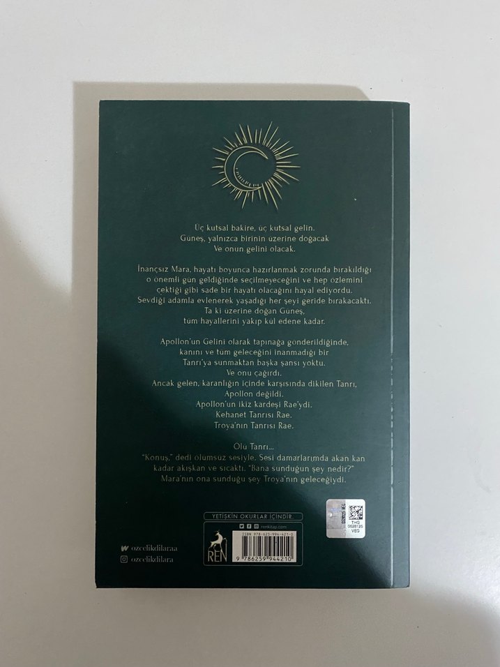 Ölü Tanrının Şarkısı - Dilara Özçelik - Görsel 2