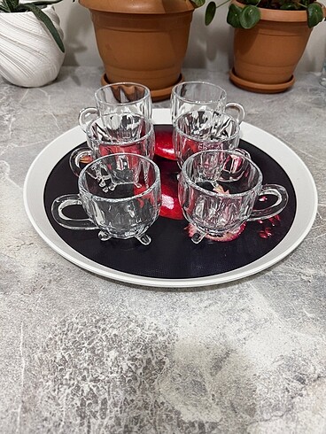 Madame coco cam çay fincanı