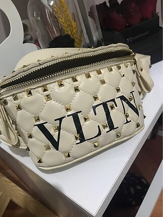 Valentino bel çantası