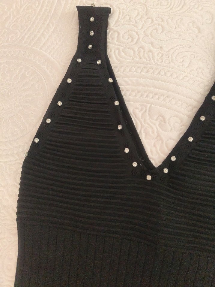 V Yaka Siyah Örgü Mini Kadın Atlet - Görsel 2