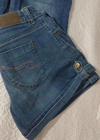 Bej ve Mavi Kadın Kot Şortlar - Görsel 5