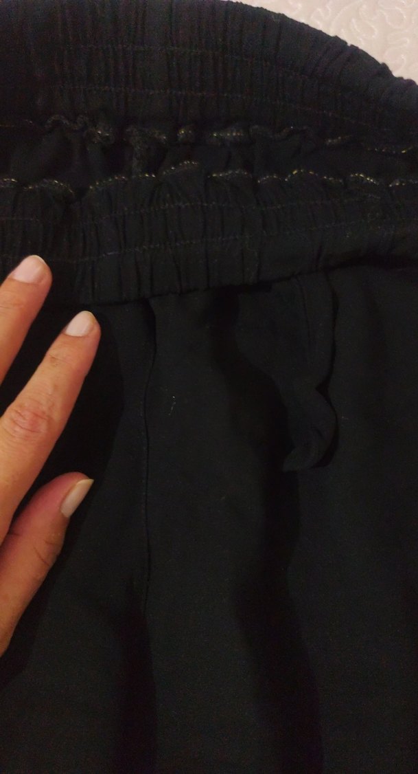 Siyah Kadın Rahat Kesim Midi Kumaş Pantolon - Görsel 4