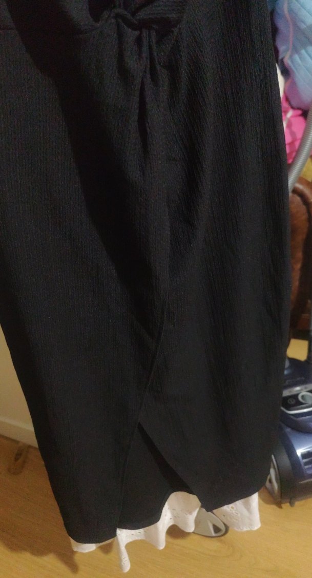 Uzun Siyah Drapeli Askılı Elbise - Görsel 3