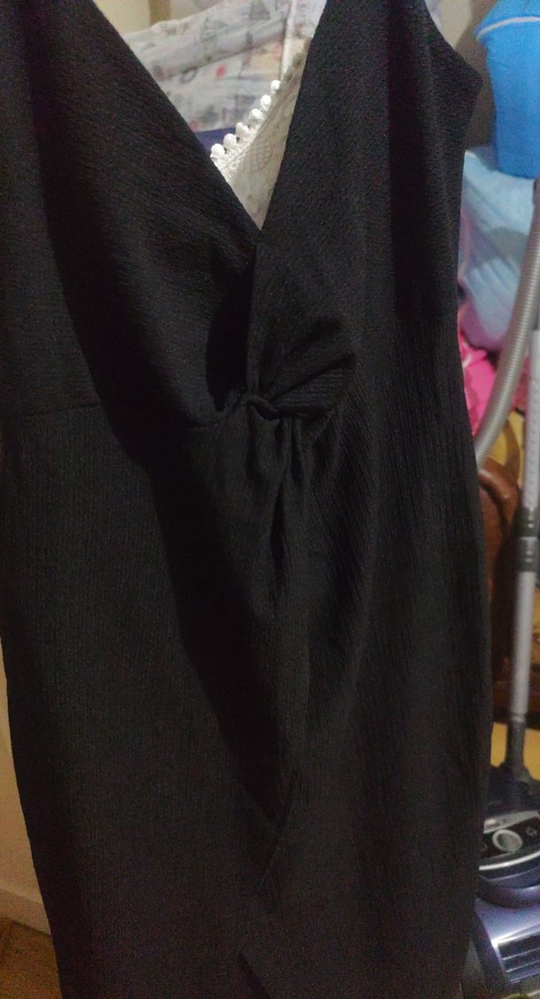 Uzun Siyah Drapeli Askılı Elbise - Görsel 2