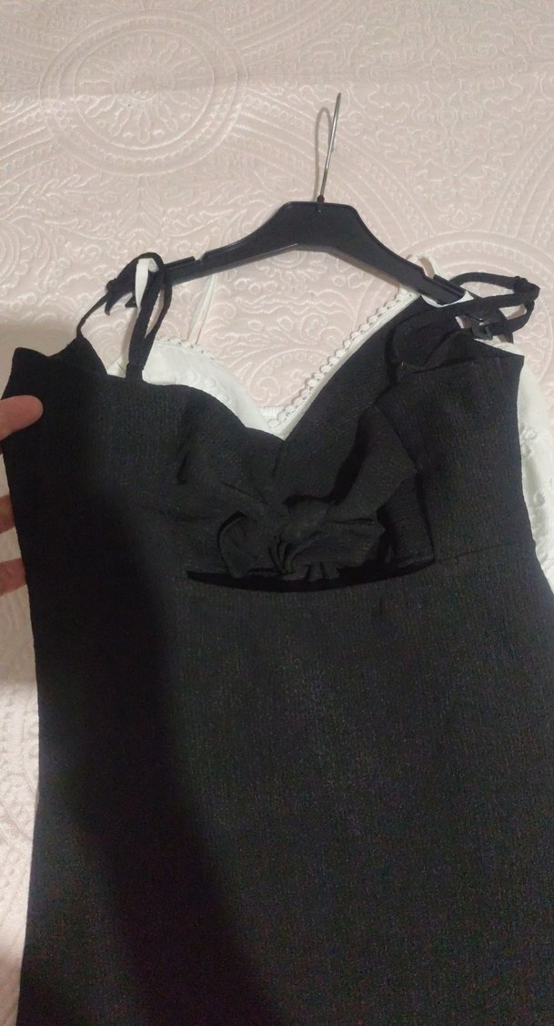 Uzun Siyah Drapeli Askılı Elbise - Görsel 5