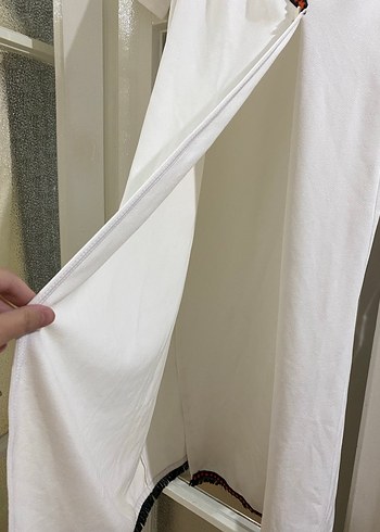 Nakışlı V Yaka Beyaz Elbise - Görsel 3