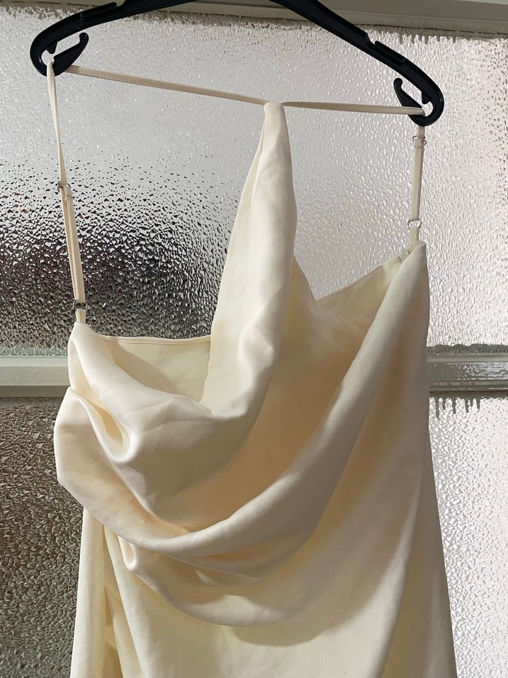 Minimalist İnce Askılı Uzun Gelinlik - Görsel 2